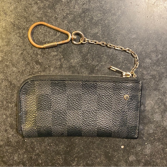 Louis Vuitton Damier Graphite Key Pouch w/ Chain - Picture 2 of 11